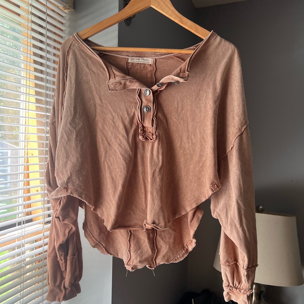Comfy Free People top! Perfect for fall.